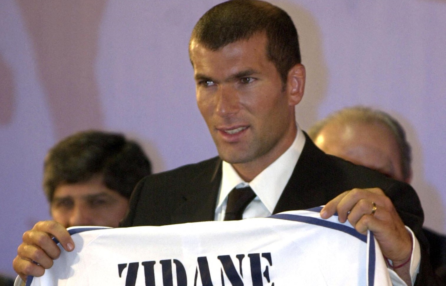 Zinedine Zidane a explicat motivul pentru care a avut 5 pe spate la Real Madrid. De ce a jucat cu număr de fundaș