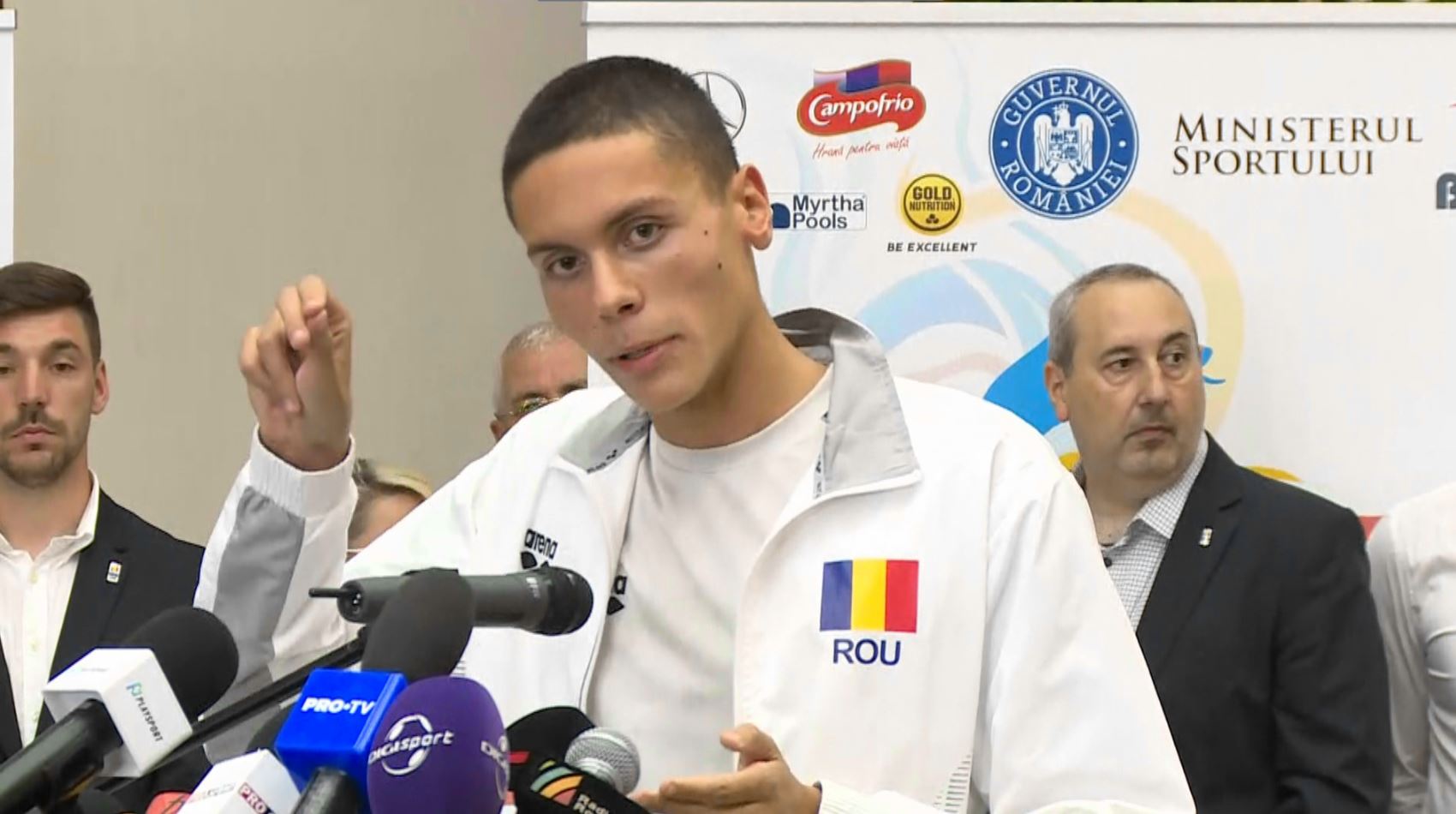 Cine îl mai poate opri? Revenit în țară, David Popovici a spus că mai are două visuri: ”Ar fi super”