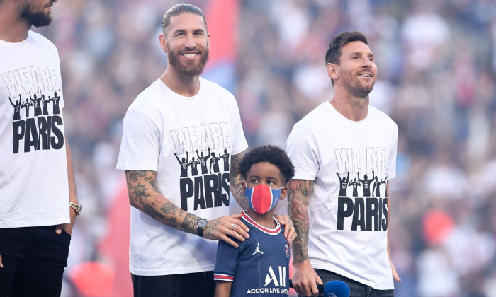 Présentation des joueurs - Match de football en ligue 1 Uber Eats : Le PSG (Paris Saint-Germain) remporte la victoire 4-2 contre Strasbourg au Parc des Princes