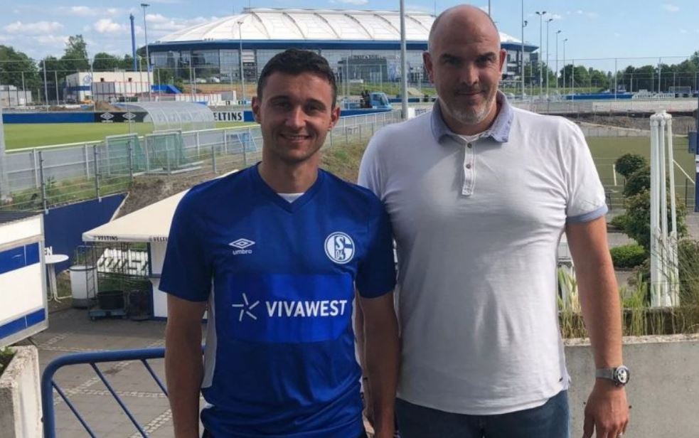 Un fotbalist român s-a transferat la Schalke 04! “Ar fi o onoare să concurez cu cei mai buni”