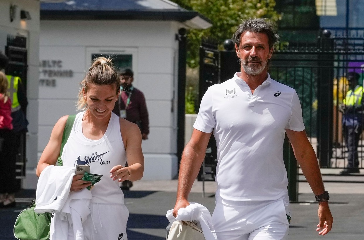 Simona Halep a vorbit despre Patrick Mouratoglou după ce i-a dat o lecție de tenis Karolinei Muchova în turul 1 la Wimbledon