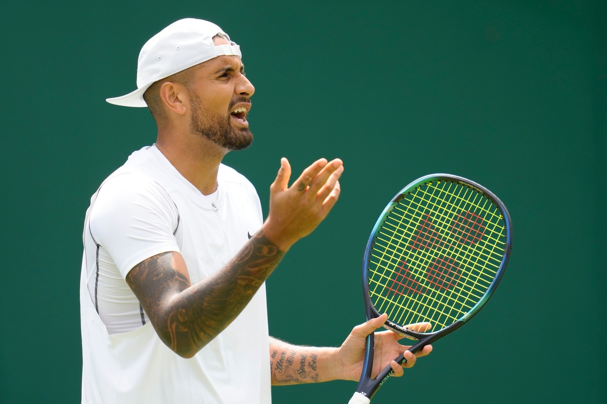 Nick Kyrgios s-a enervat la doar 12 minute de la startul meciului de debut de la Wimbledon. Nu se poate, frate!