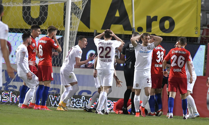 Valentin Costache, într-un meci FCSB - CFR Cluj / Foto: Sport Pictures