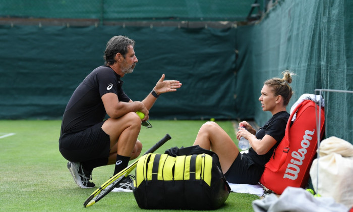 Patrick Mouratoglou entraine Simona Halep lors du tournoi de tennis Wimbledon 2022