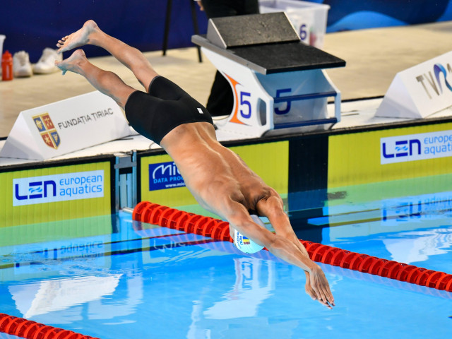 Aur pentru David Popovici în proba de 200 de metri liber, la Campionatul European de înot pentru juniori de la Otopeni