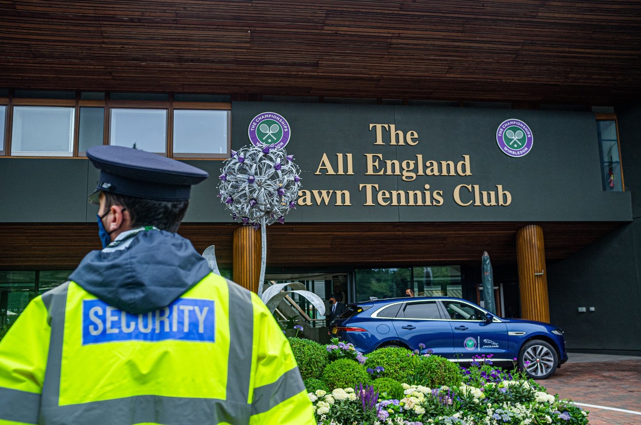 Tensiune la Wimbledon. Trei agenți de securitate au fost arestați