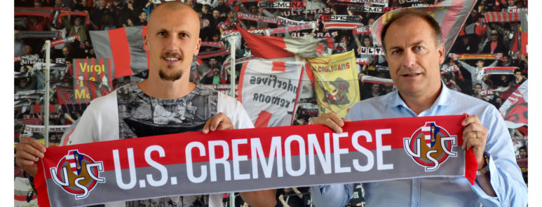 OFICIAL | Vlad Chiricheș, prezentat oficial la Cremonese! Mesajul fundașului român după ce a semnat contractul