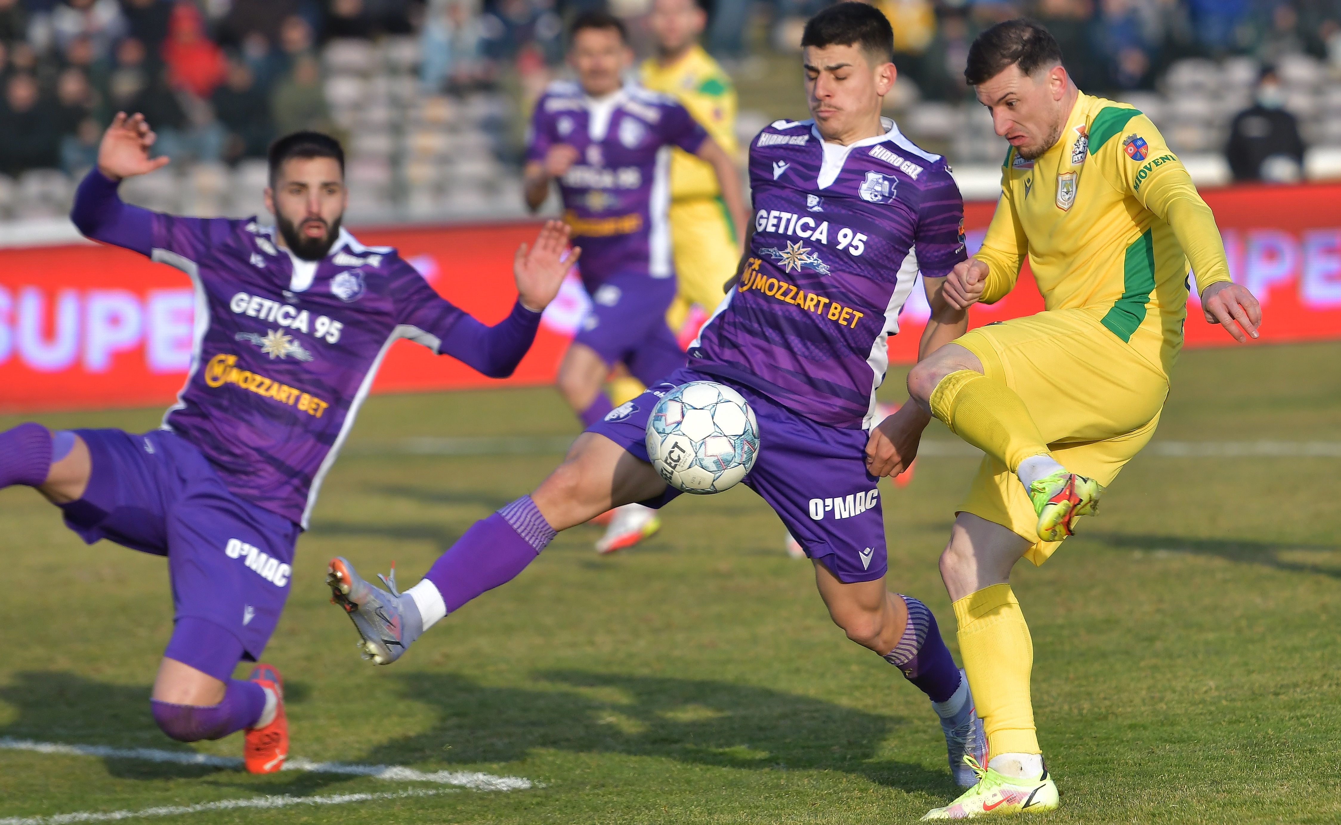 FC Argeș și CS Mioveni, remiză într-un meci amical. Piteştenii şi-au ales echipamentul pentru 2022