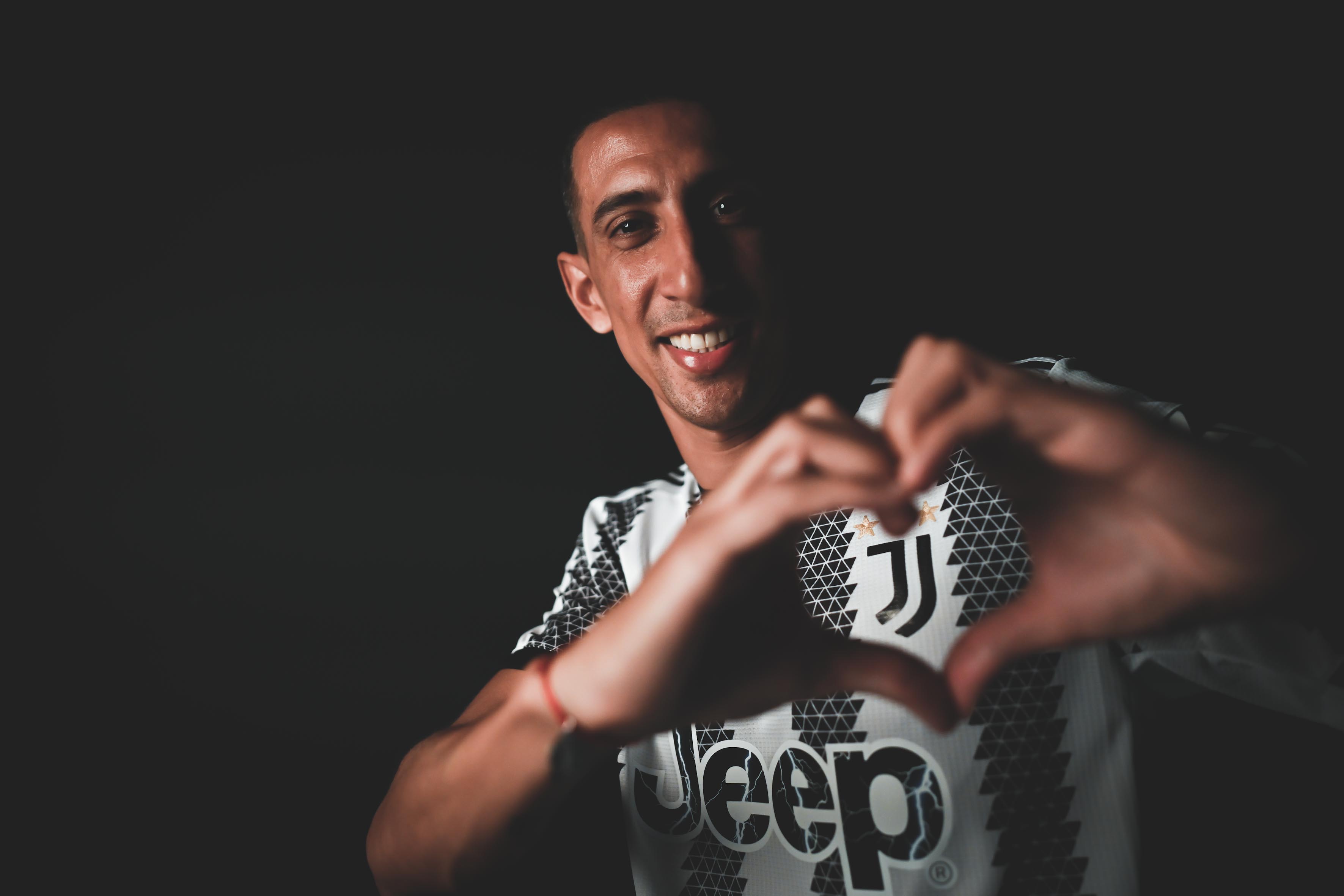 Angel Di Maria a semnat cu Juventus. Urmează o nouă lovitură pe piața transferurilor