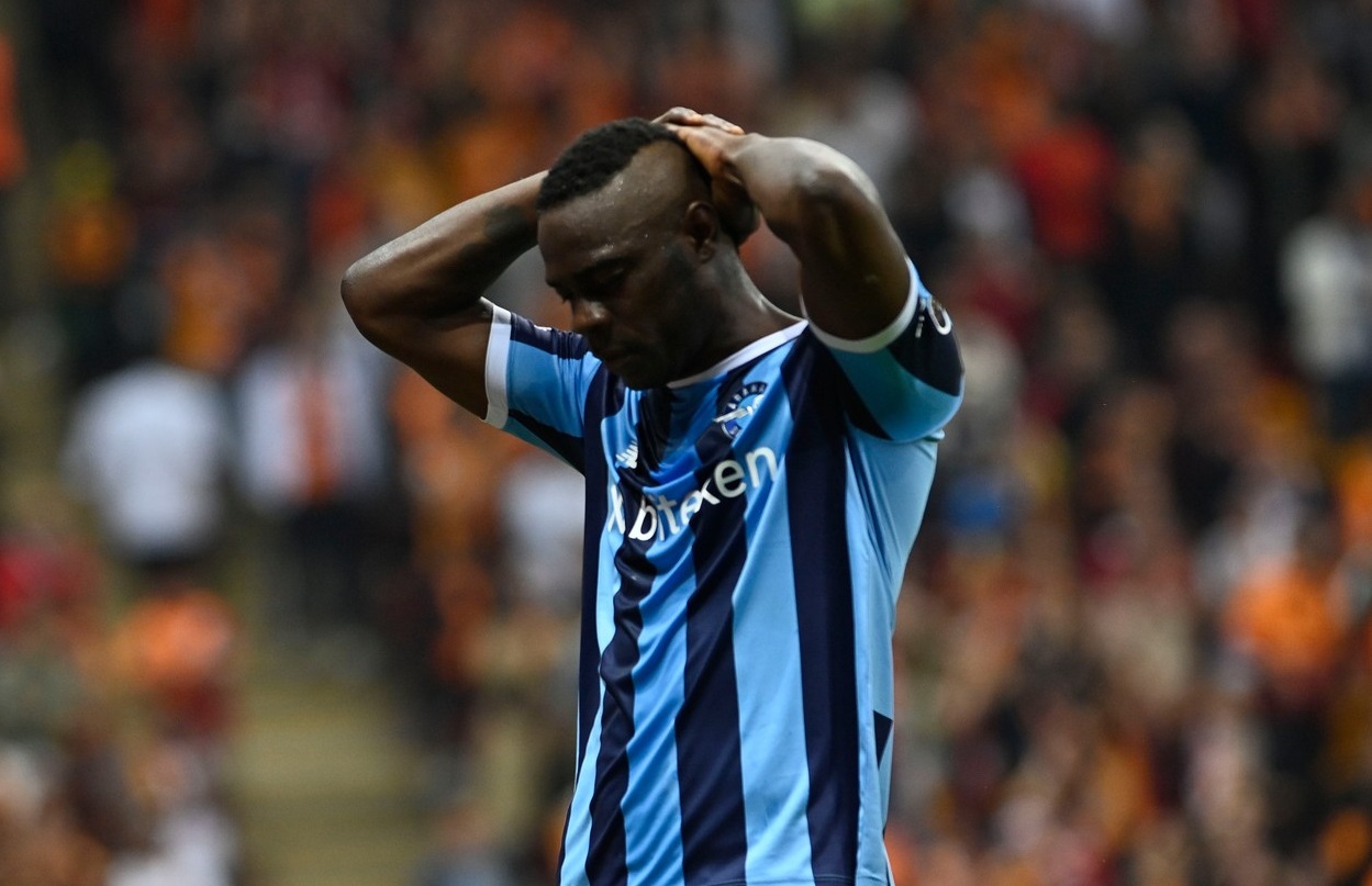 Mesajul enigmatic al lui Mario Balotelli în care a dat un indiciu în legătură cu viitorul său: ”V-ar plăcea?”