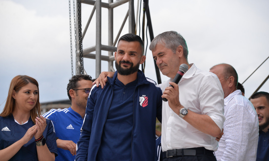 FOTBAL:PREZENTARE ECHIPAMENT SI SIGLA FC BOTOSANI (10.07.2022)