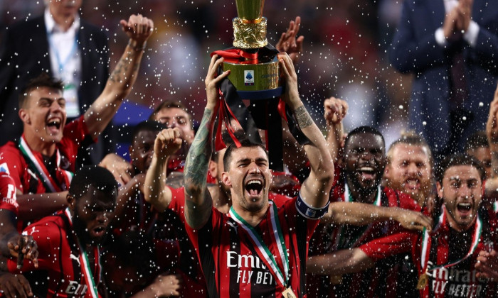 Alessio Romagnoli, după câștigarea titlului cu AC Milan / Foto: Profimedia