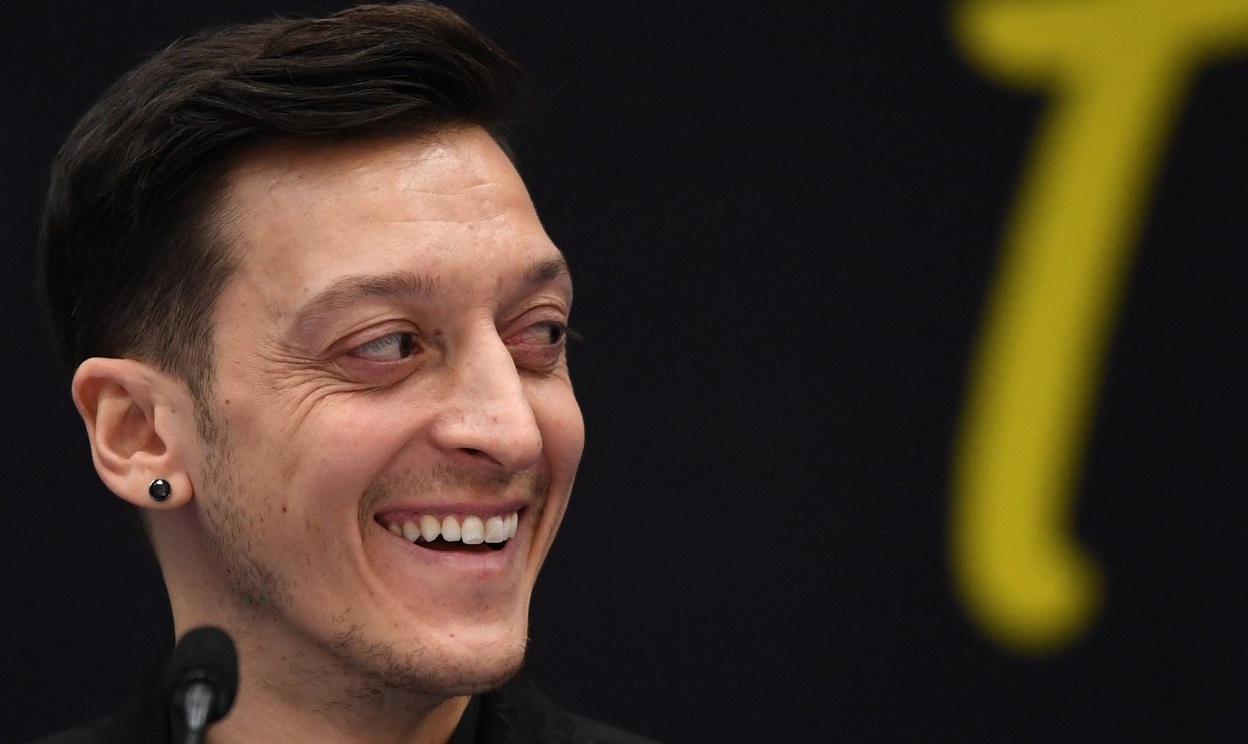 Mesut Ozil și-a găsit echipă după ce a plecat pe ușa din spate de la Fenerbahce! Transferul a fost confirmat oficial