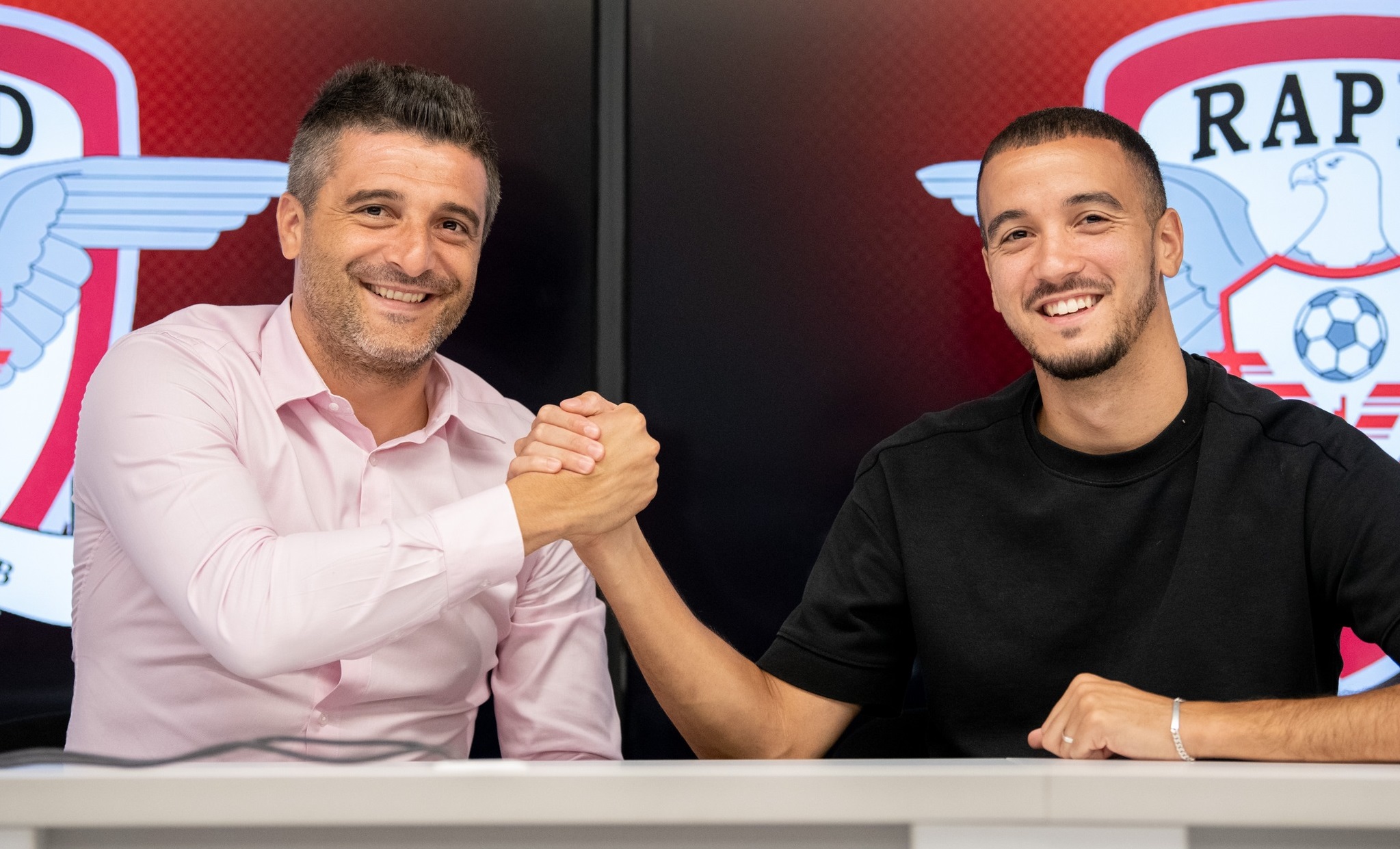 OFICIAL| Rapid l-a prezentat pe Damien Dussaut! Ce a spus francezul după ce a semnat