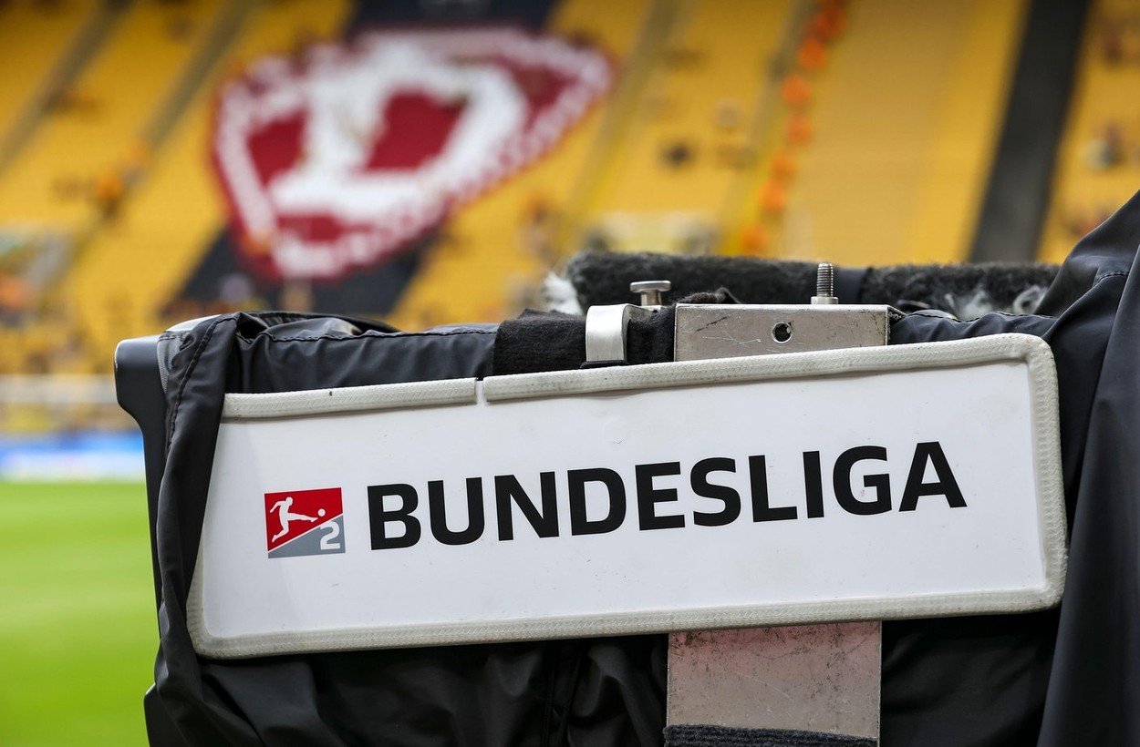 2.Bundesliga | Braunschweig - Hamburg, ACUM, Digi Sport 1 / Paderborn - Karlsruher, ACUM, Digi Sport 3