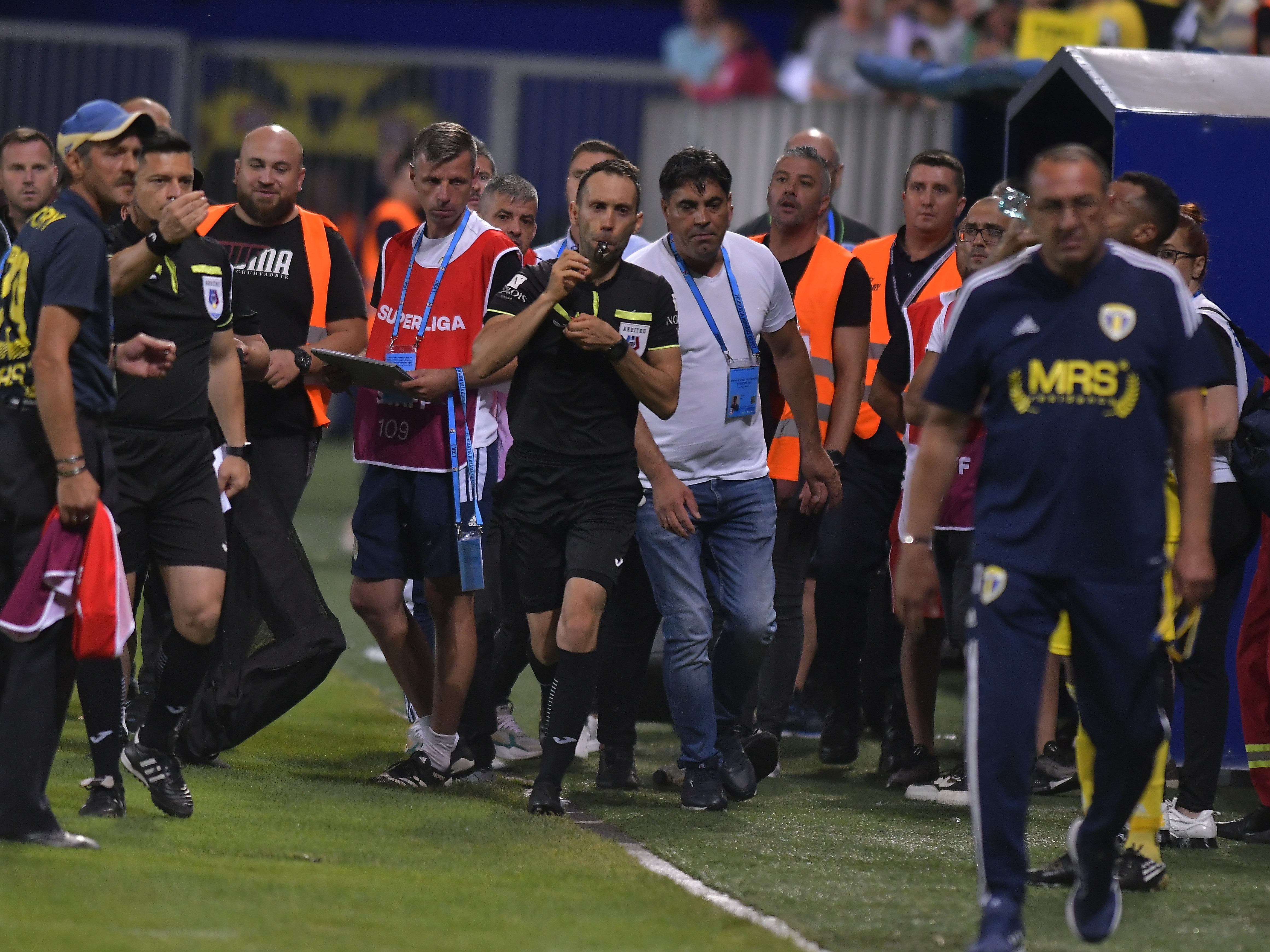Federația Română de Fotbal, amenzi pentru cluburile din Superligă. Petrolul, în fruntea listei