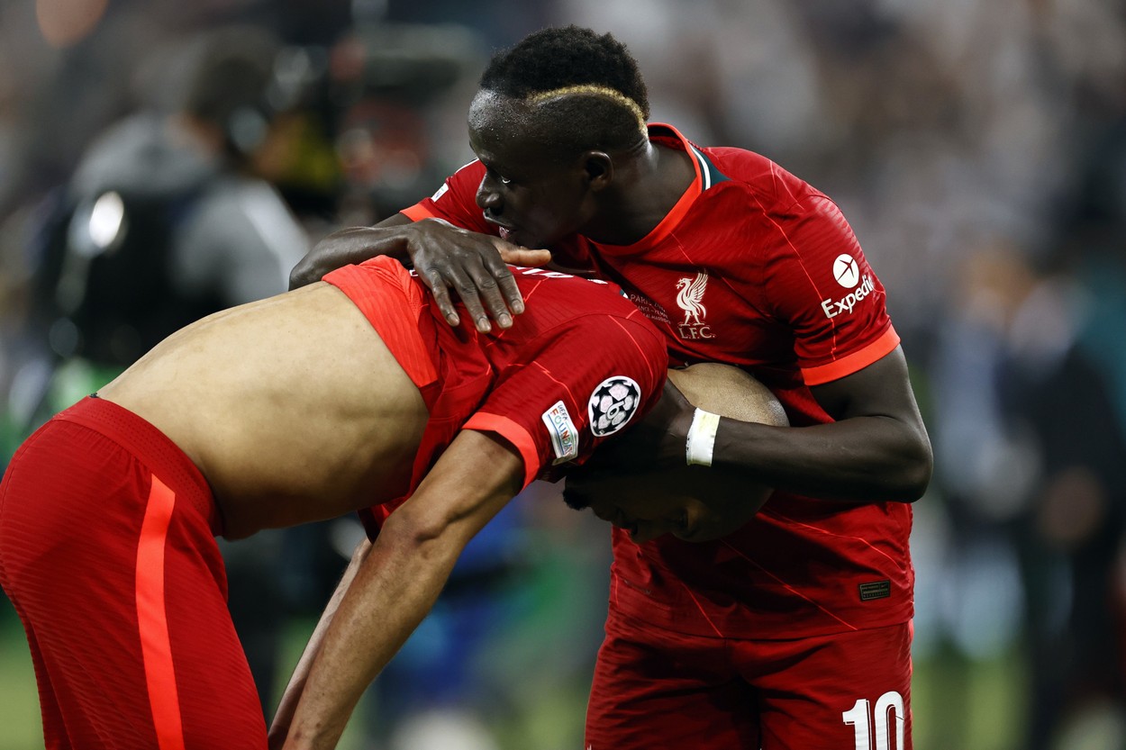 Cum a încercat Fabinho să-l convingă pe Sadio Mane să nu plece de la Liverpool. Discuția purtată de cei doi