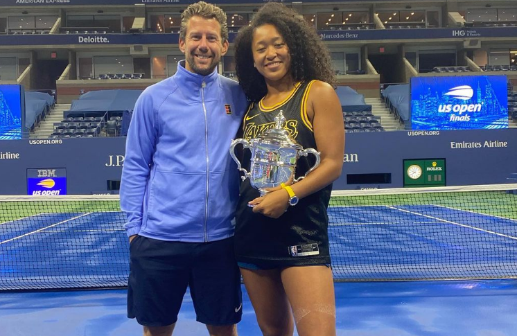 Naomi Osaka l-a dat afară pe fostul antrenor al Simonei Halep