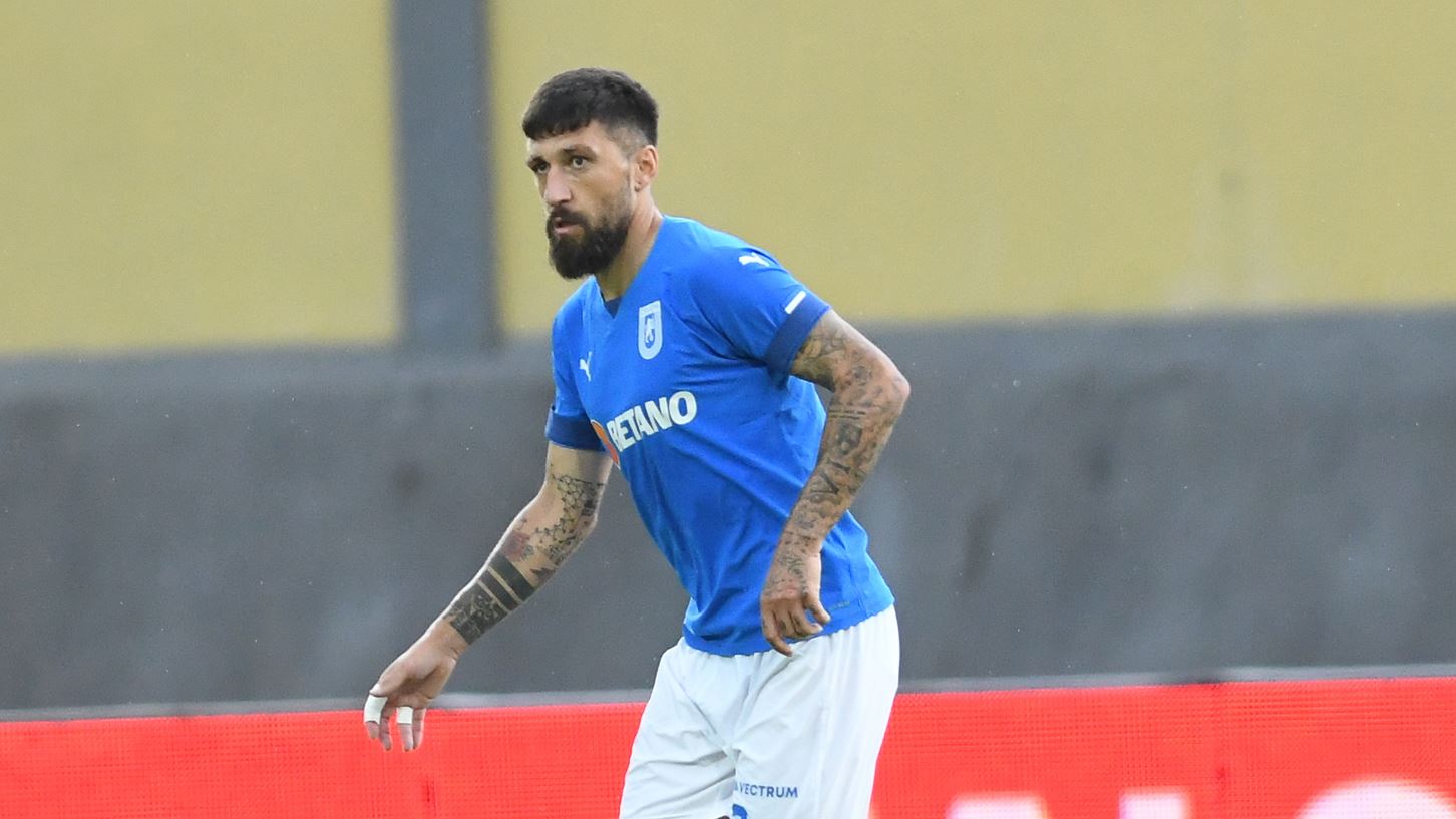 Paul Papp, eliminat după un conflict avut cu un jucător de la Hapoel Beer Sheva! Sorin Cârțu a plecat de la stadion de nervi
