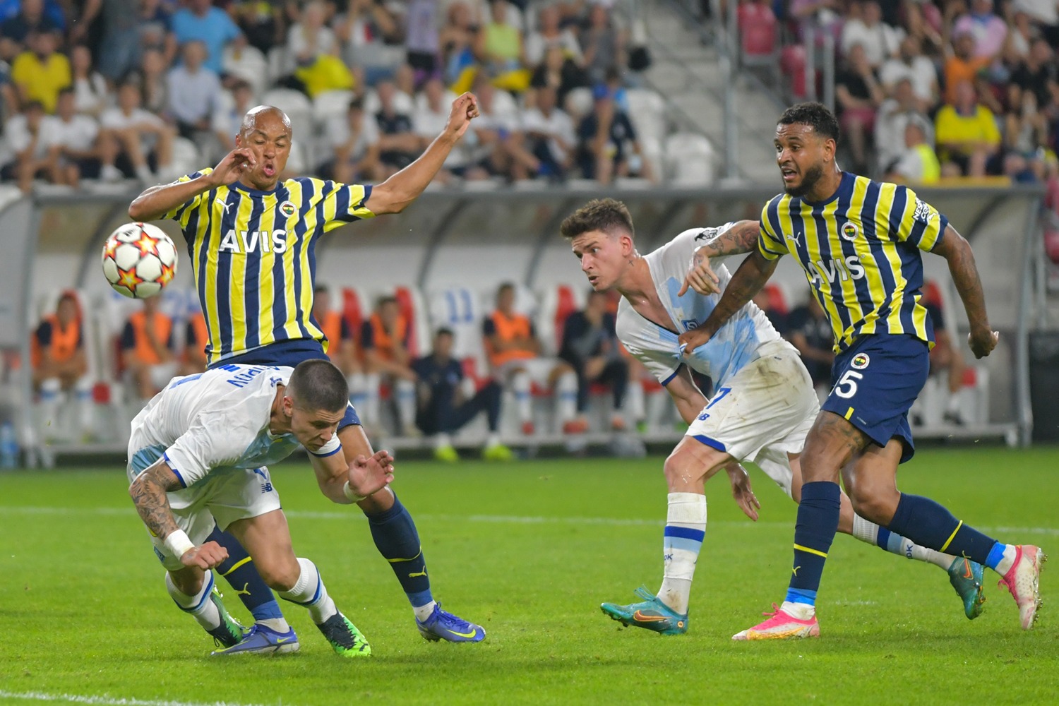 Fenerbahce - Dinamo Kiev 1-2 | Elevii lui Mircea Lucescu s-au calificat în turul trei preliminar din Champions League