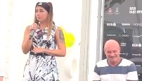 Andreea Prisăcariu a făcut din nou ”show” la o conferință de presă! ”Eu, de obicei, sunt foarte chill”