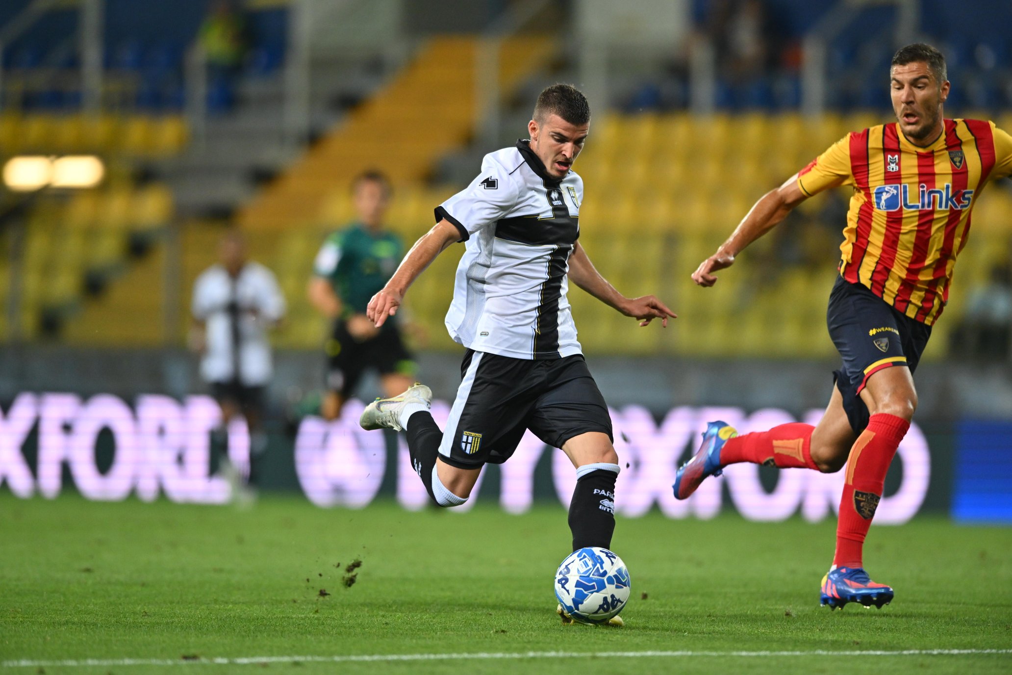 Valentin Mihăilă, gol pentru Parma în amicalul cu Lecce. Dennis Man, primul meci după trei luni de pauză