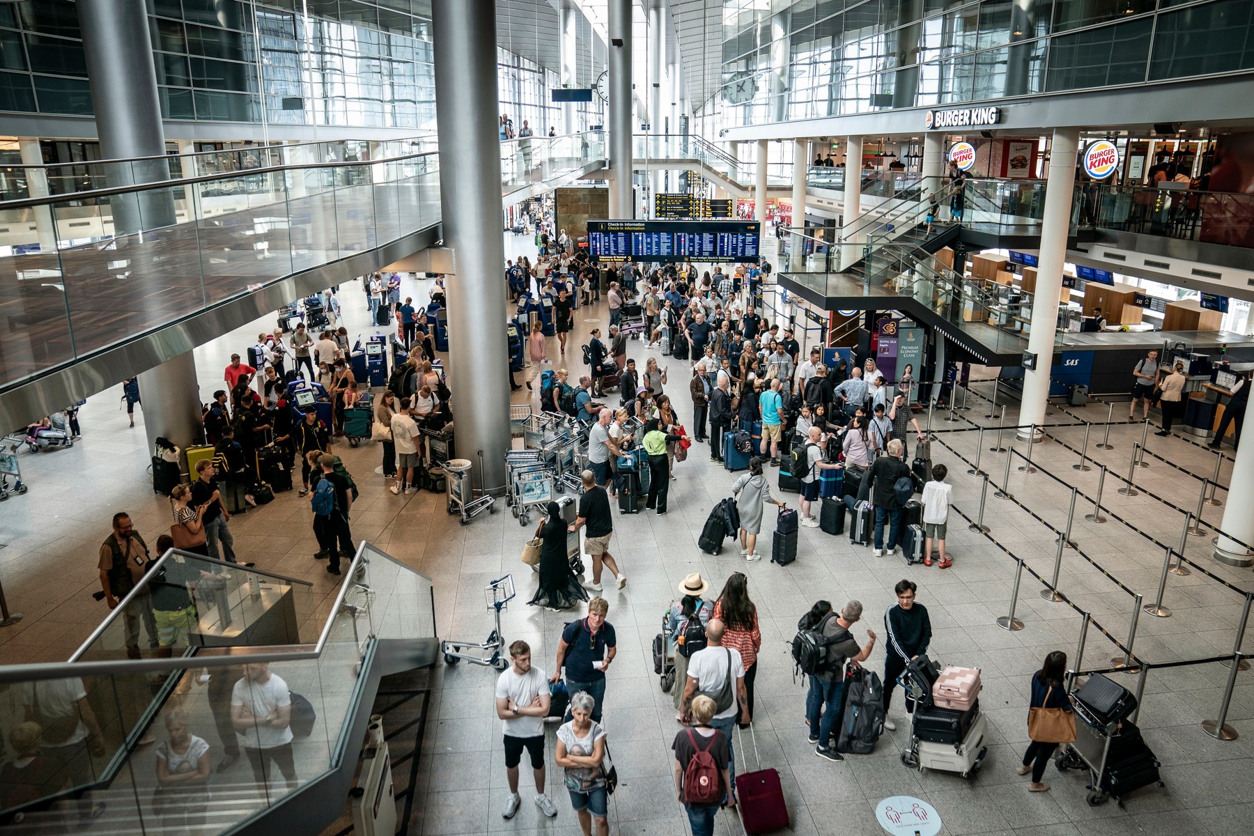 Cea mai neinspirată glumă făcută în aeroport: ”Ce ai în bagaje?” / ”O bombă!”. Autorul a fost arestat pe loc