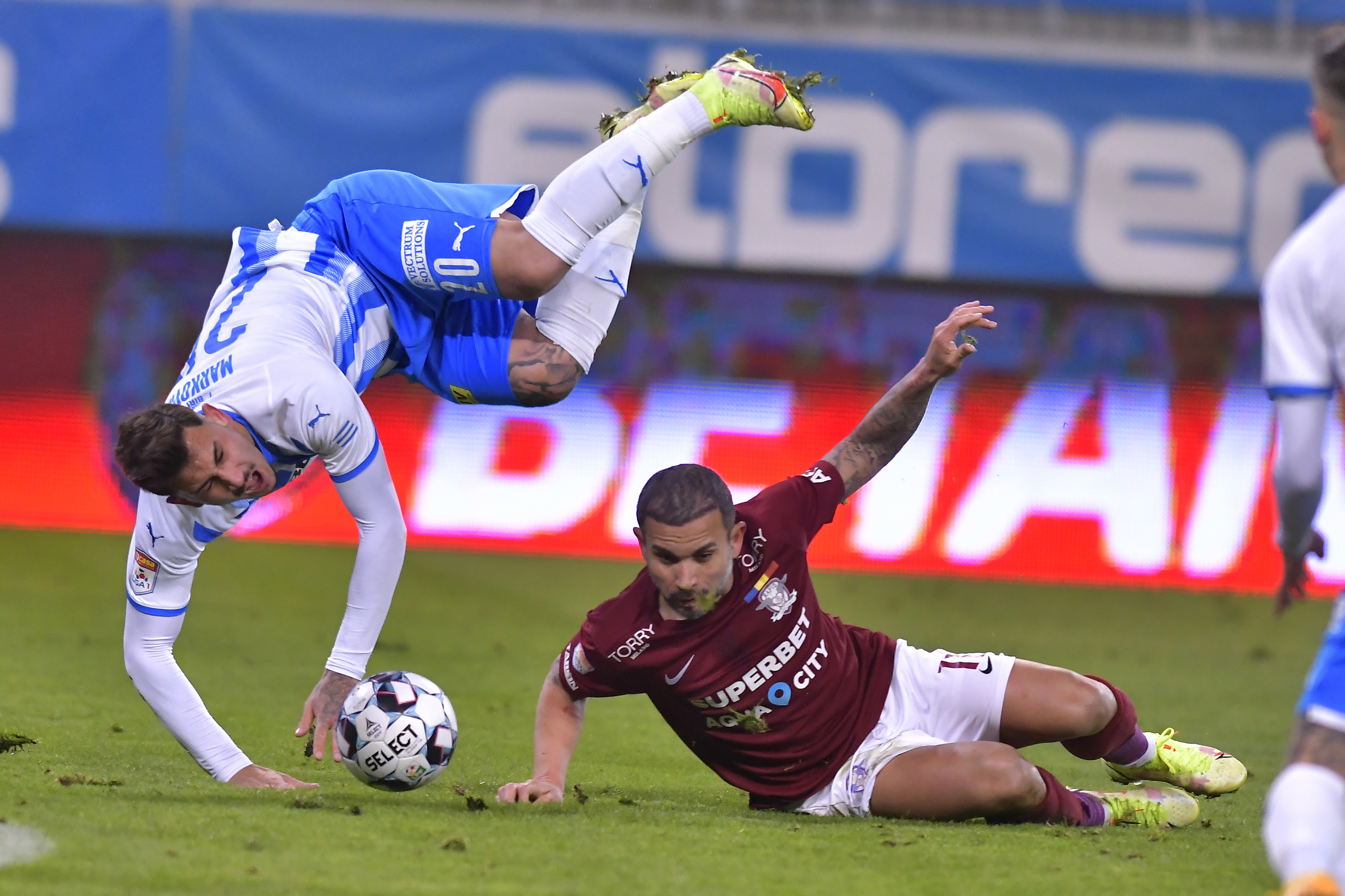 Universitatea Craiova - Rapid 0-0, ACUM pe Digi Sport 1. Formația din Bănie, echipa mai periculoasă în prima repriză