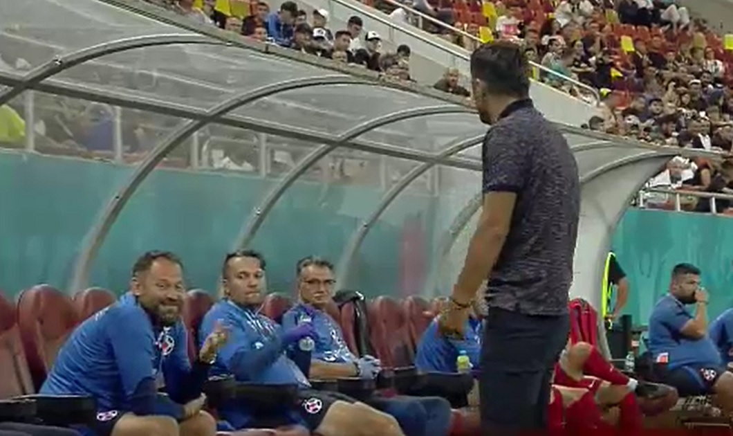Dică s-a enervat după golul primit de FCSB și s-a răstit la antrenorul cu portarii. Reacția lui Marius Popa