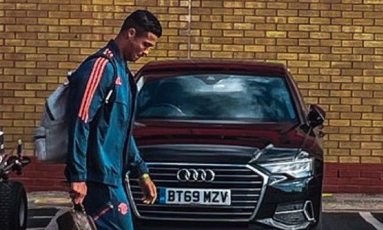 Primirea călduroasă n-a fost de ajuns! Cristiano Ronaldo, surprins în timp ce pleca de pe Old Trafford la pauza meciului