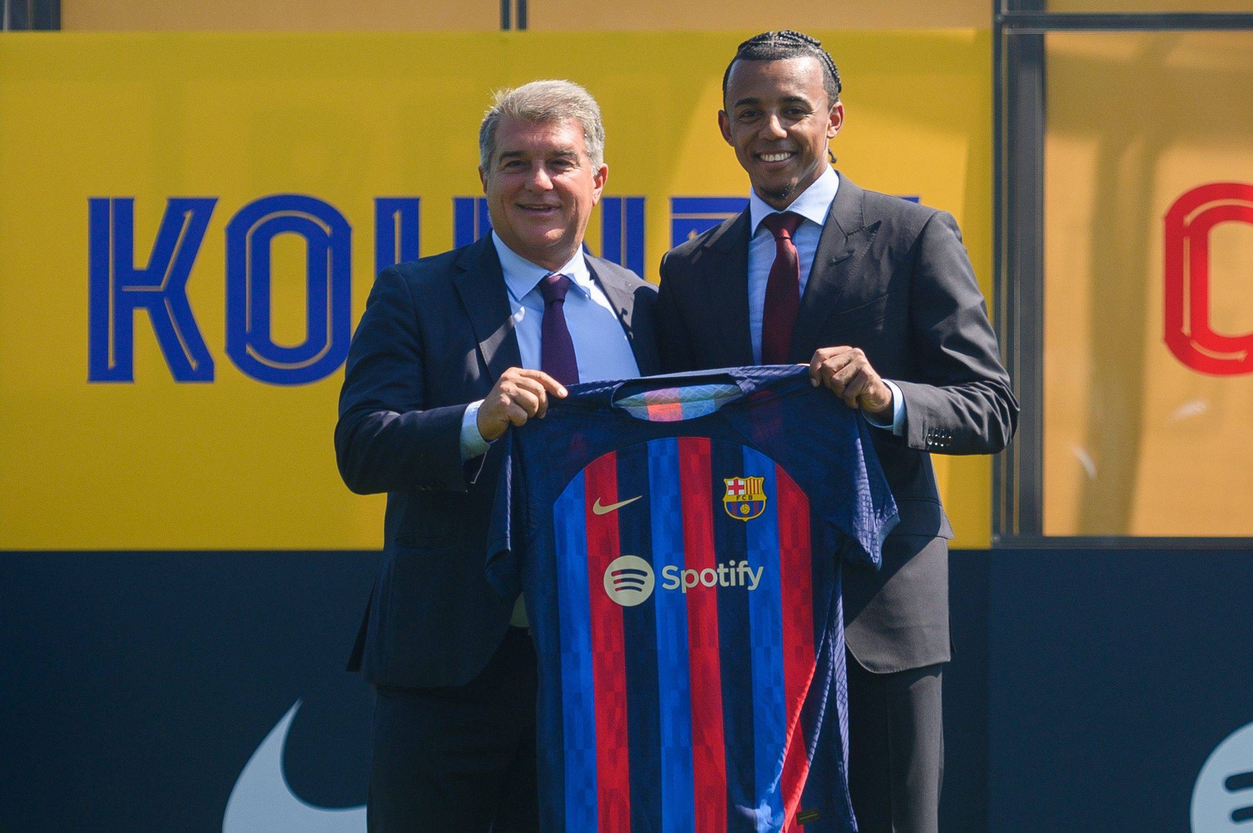 Jules Kounde, culisele transferului la Barcelona. Salariul fundașului și detaliul care l-a convins să o refuze pe Chelsea