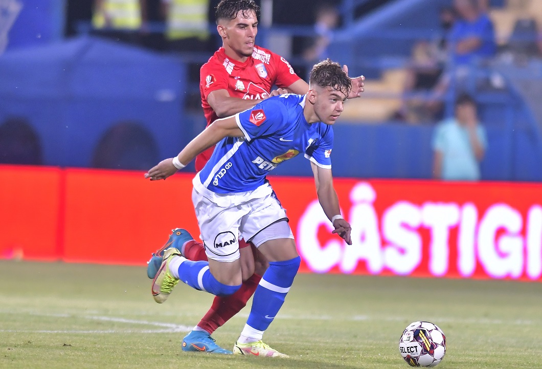 Detalii despre transferurile zilei la FCSB. ”Radaslavescu este rezolvat, cu Boboc sunt discuții avansate”