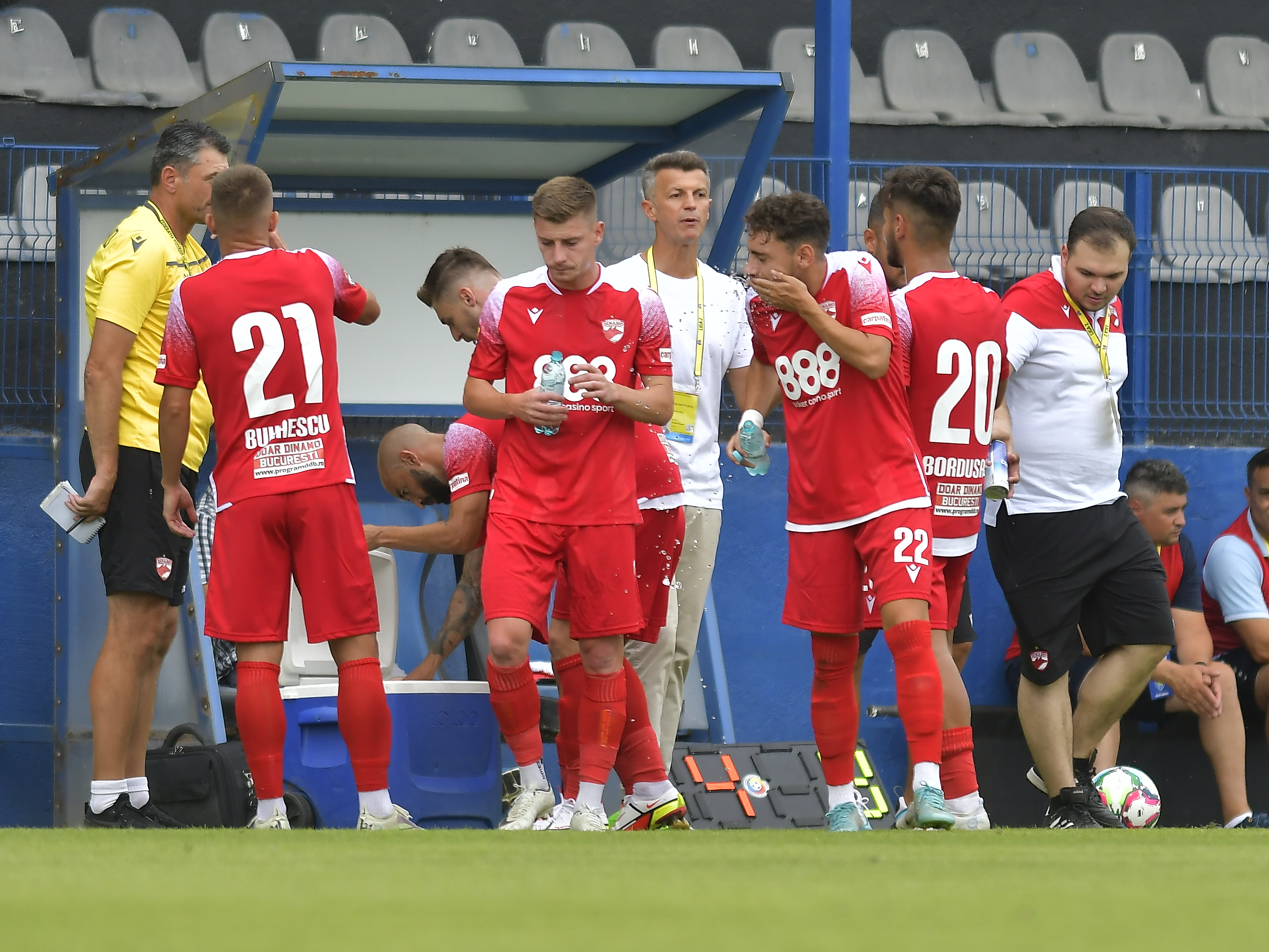 Unde ar putea juca Dinamo, după ce a fost refuzată pe stadionul Arcul de Triumf! Ce se întâmplă cu derby-ul cu Steaua