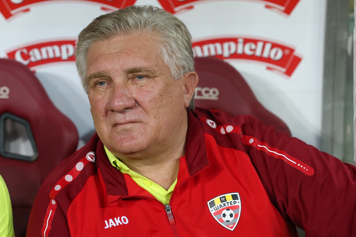 Discuția dintre antrenorul lui Șahtior Soligorsk și Dan Petrescu la finalul meciului din Conference League