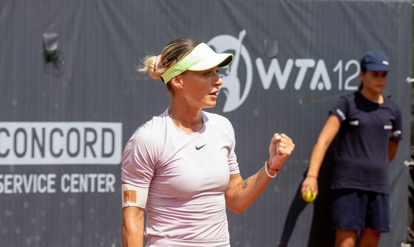 Ana Bogdan - Panna Udvardy 6-2, 3-6, 6-1, în finala turneului de la Iași. Primul trofeu WTA din cariera româncei