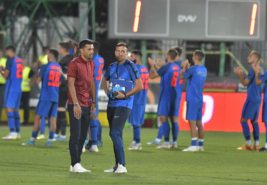 Nicolae Dică își bagă în ”ședință” unul dintre titularii de la FCSB. ”E greu să se schimbe acum”