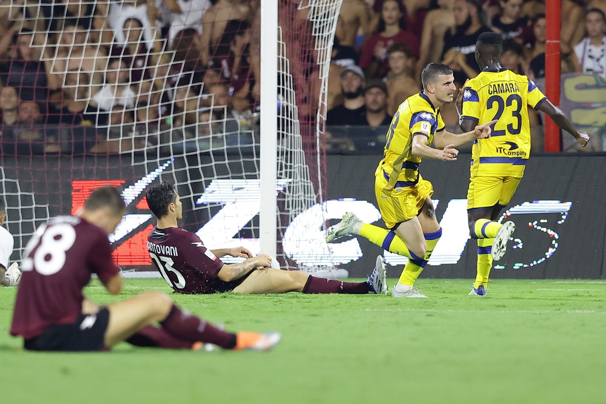 Valentin Mihăilă, marcator în Salernitana - Parma 0-2, meci din Cupa Italiei. Dennis Man a evoluat 57 de minute