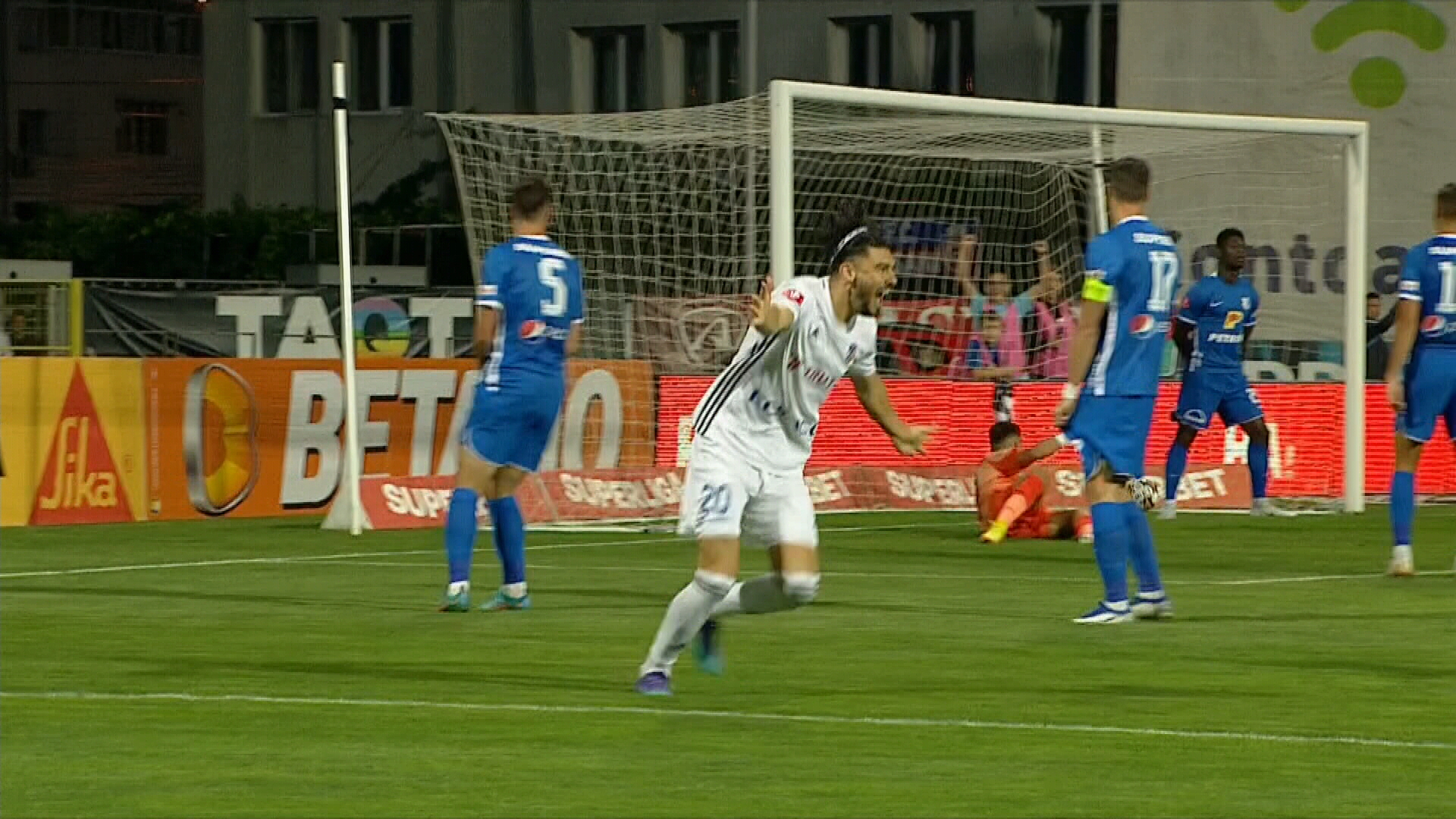 FC Botoșani - Farul Constanța 1-0, ACUM, pe Digi Sport 1. Mihai Roman deschide scorul cu un gol superb