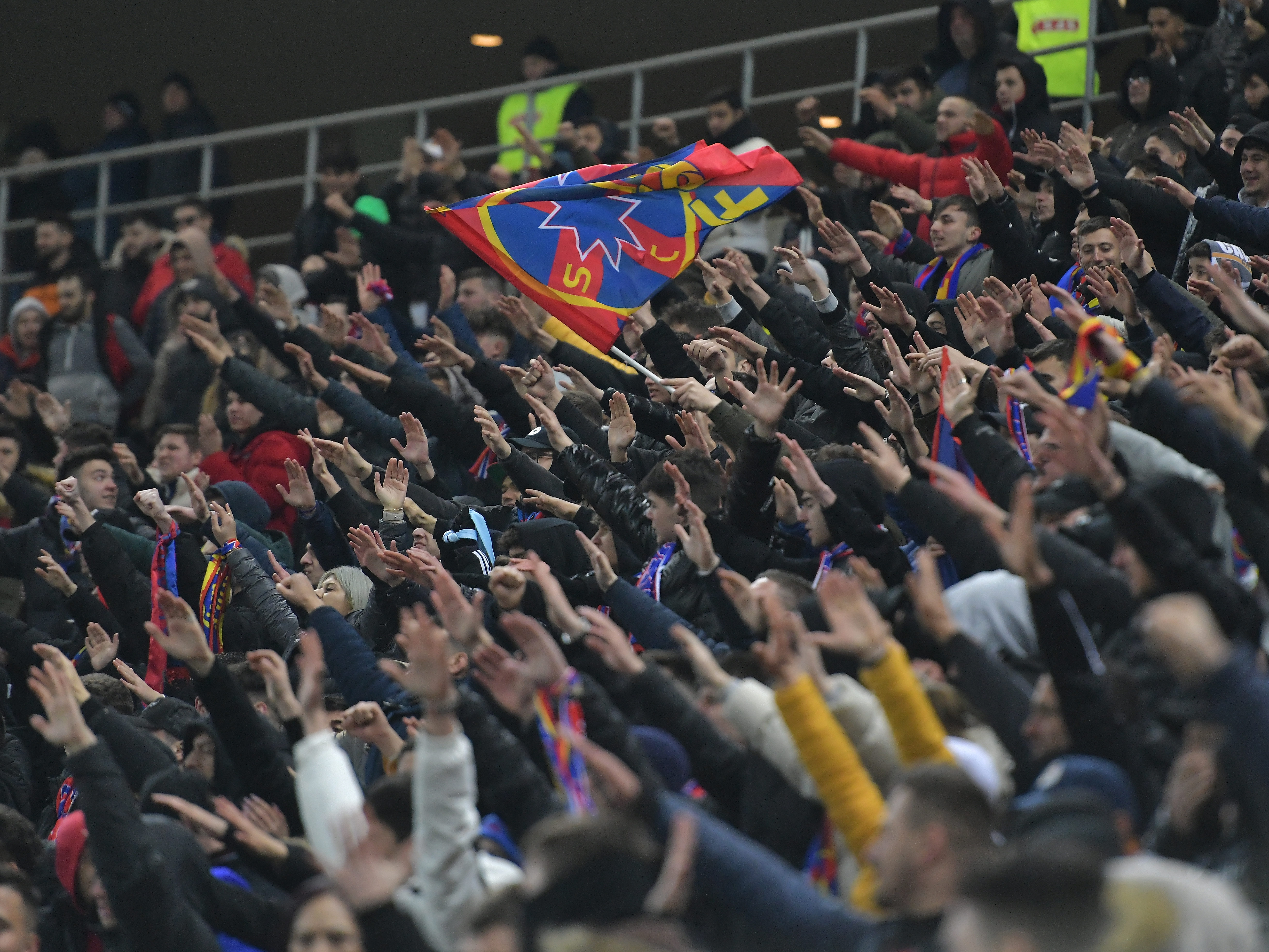 FCSB a anunțat ce amenzi a primit din partea UEFA, ca urmare a evenimentelor de la partida cu Dunajska Streda