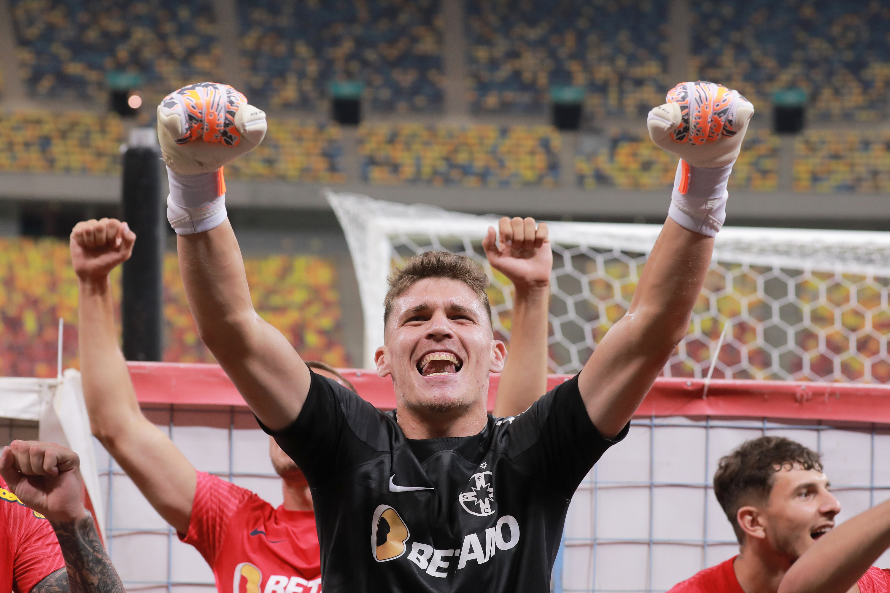 Cum a reacționat Ștefan Târnovanu când a fost întrebat despre o posibilă plecare de la FCSB