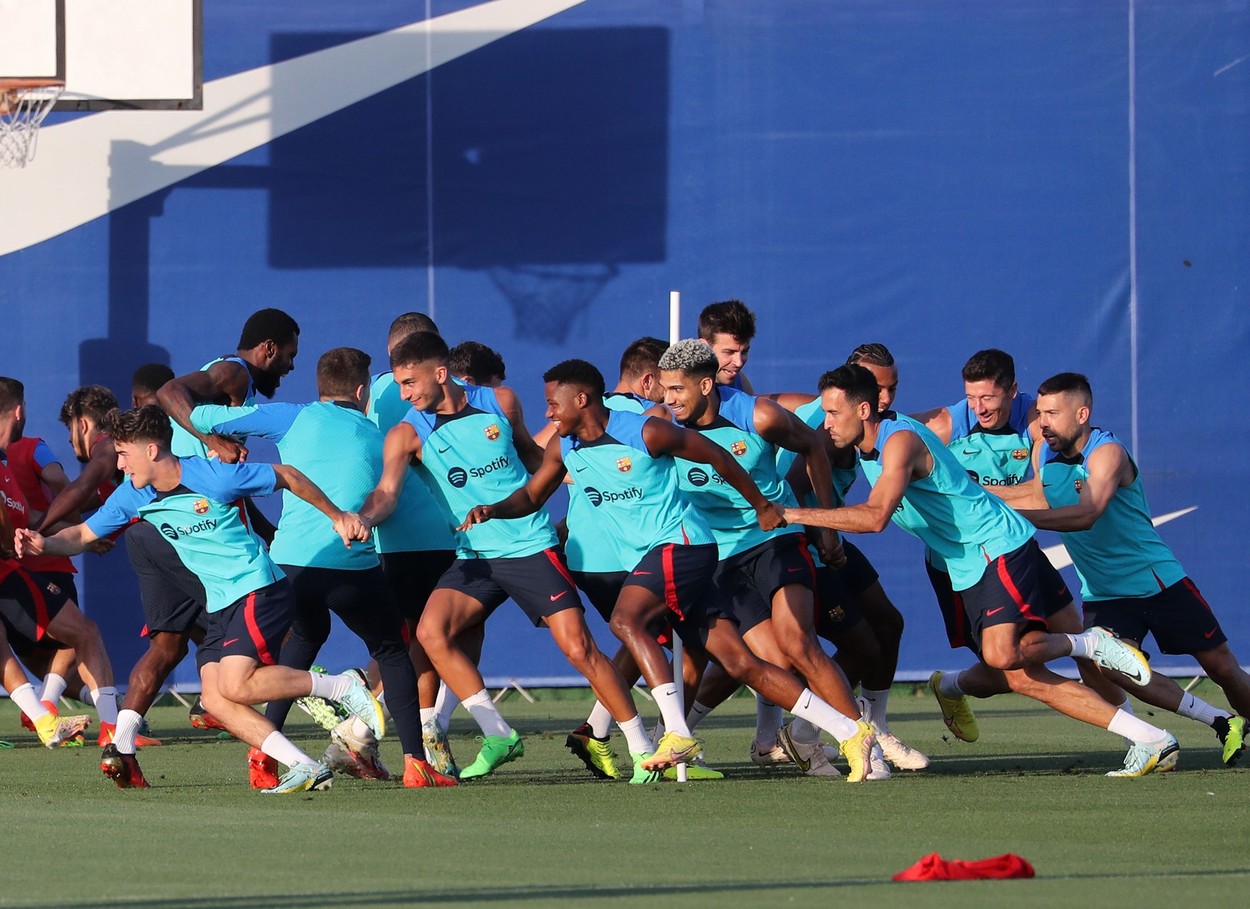 Singurul jucător de la FC Barcelona care n-a putut fi înregistrat înaintea primului meci din La Liga. Pe cine va conta Xavi