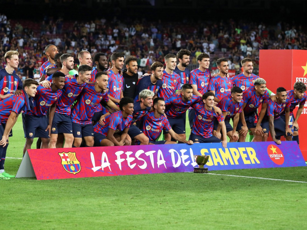 Ce surpriză! Real Madrid pregătește lovitura, după a ratat transferul lui Rodri: un fost jucător de la Barcelona!