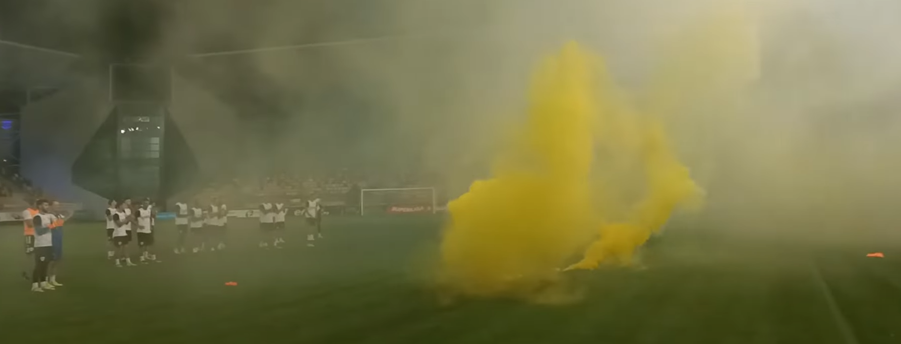 Atmosferă de zile mari făcută de fanii Petrolului Ploiești înainte de meciul cu Rapid