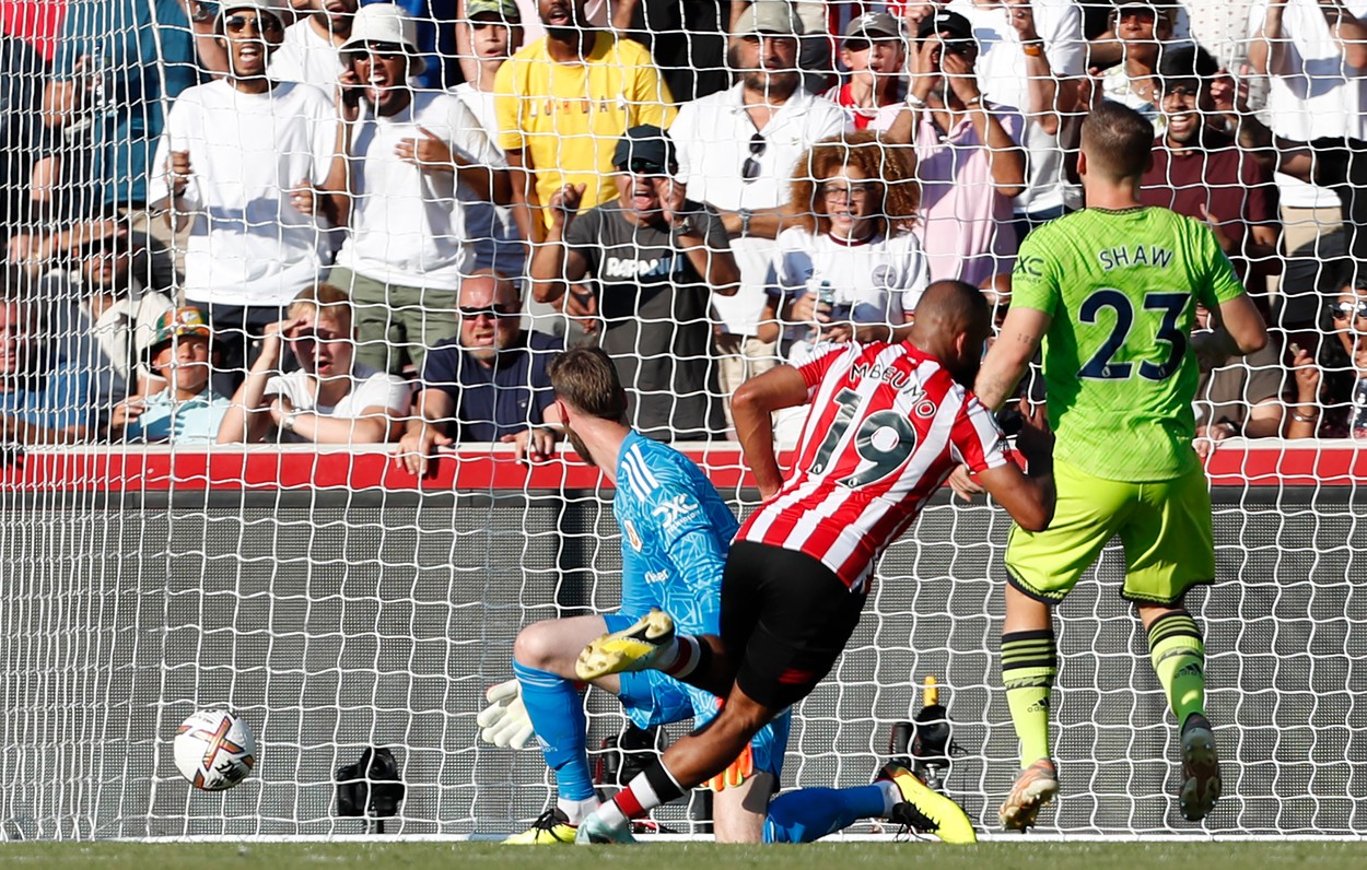 Jucătorul lui Manchester United care își toarnă cenușă în cap după umilința cu Brentford: E vina mea!