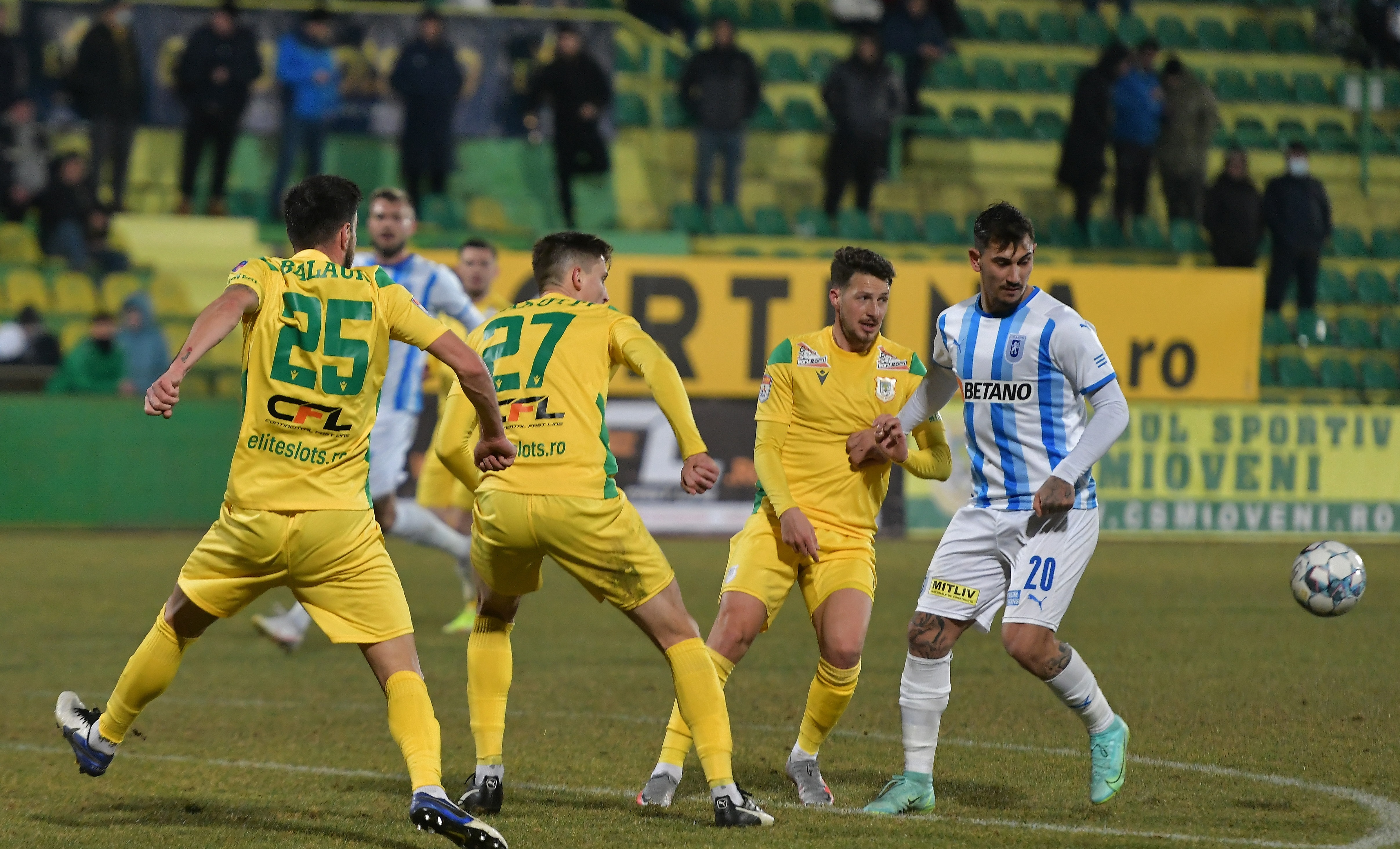 Universitatea Craiova - CS Mioveni 0-0, ACUM, pe Digi Sport 1. Rădoi țintește prima victorie în Liga 1