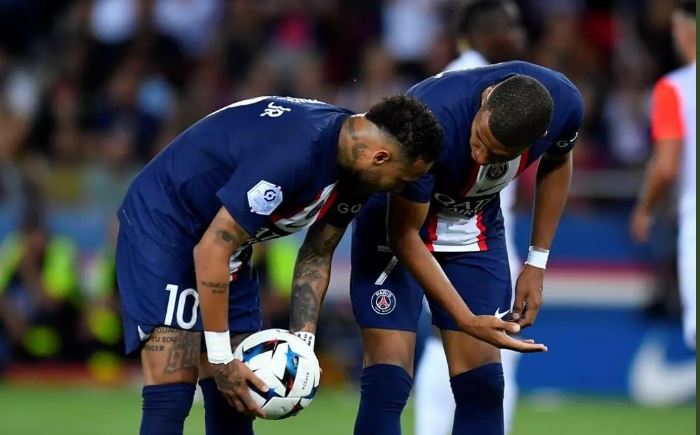 Mbappe, refuzat de Neymar chiar pe teren. Imaginile care nu s-au văzut în direct la tv