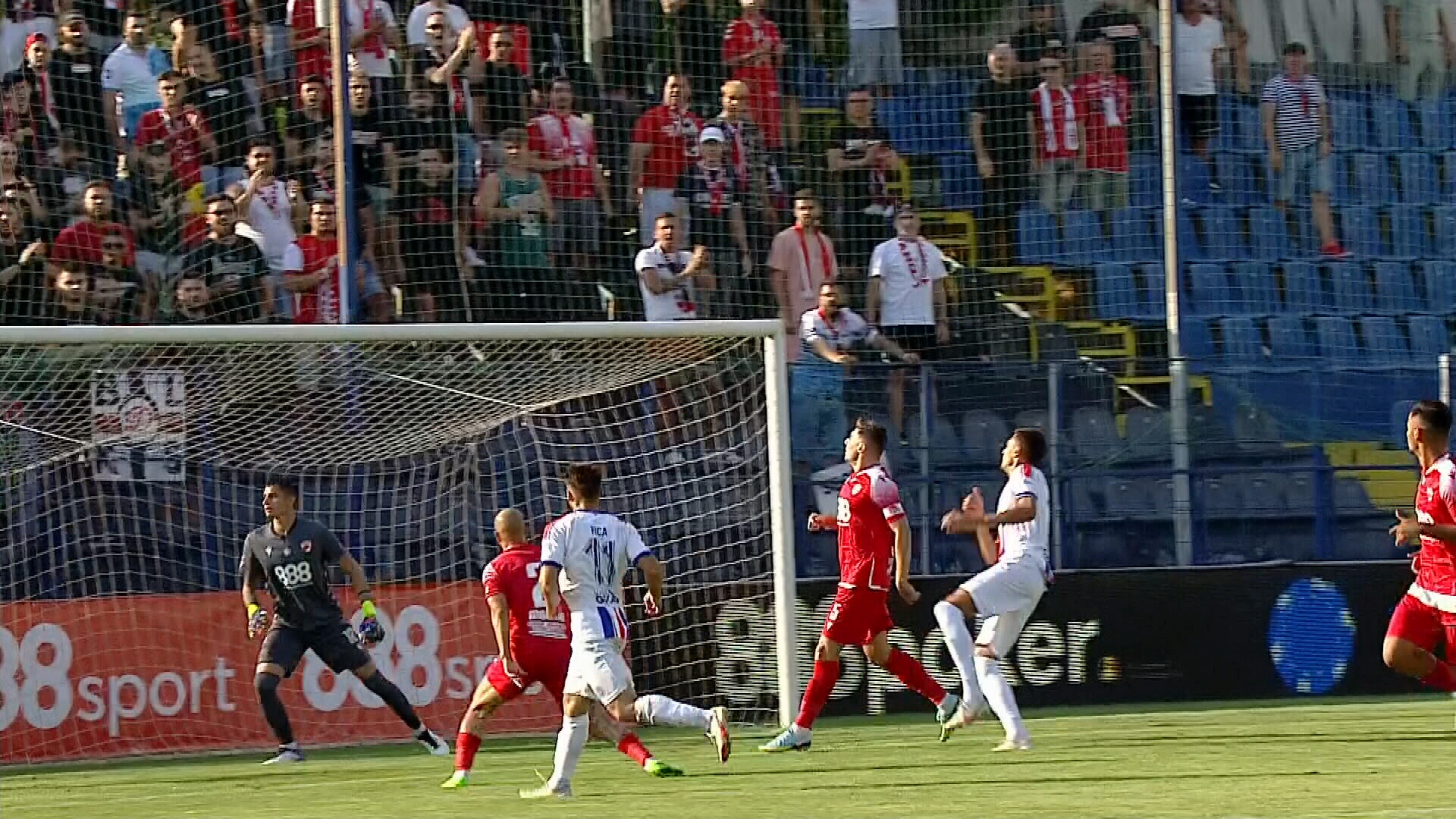 Liga 2, etapa 2 | Dinamo - Oţelul 0-0, ACUM, la Digi Sport 1. Trupa lui Dorinel Munteanu, mai periculoasă în startul meciului