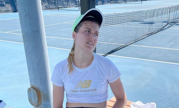 Eugenie Bouchard, fotografie în costum de baie pe acreditarea pentru un turneu. Reacția jucătoarei