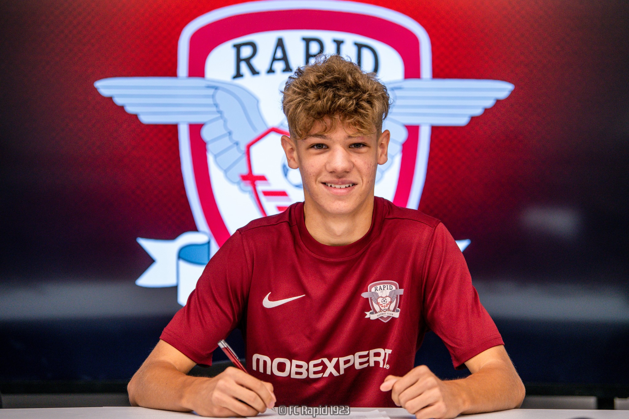 ”Pariul” lui Dumitru Dragomir a fost prezentat la Rapid. ”Va costa sute de milioane de euro””
