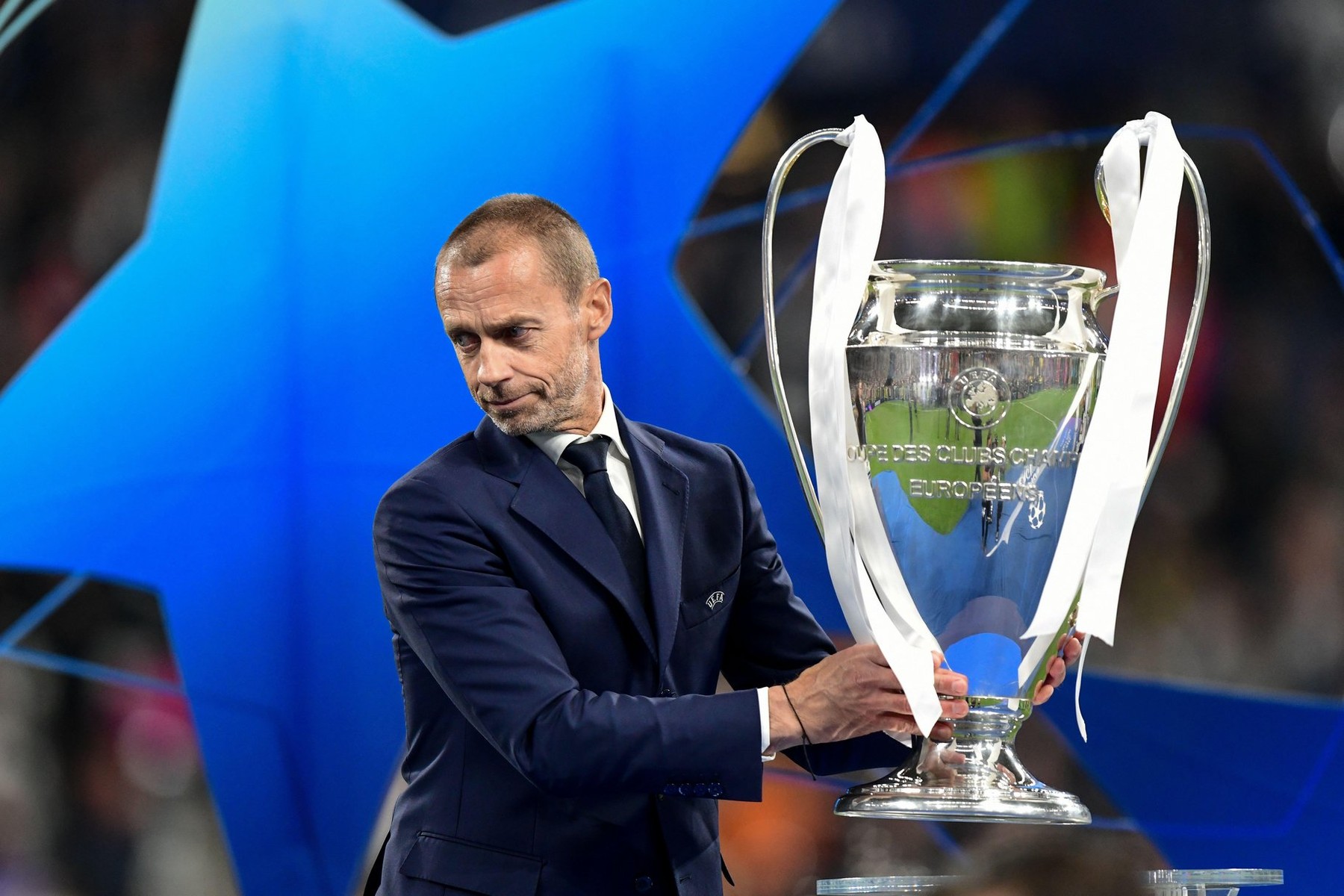 UEFA dă lovitura! Contract record pentru drepturile TV din Champions League